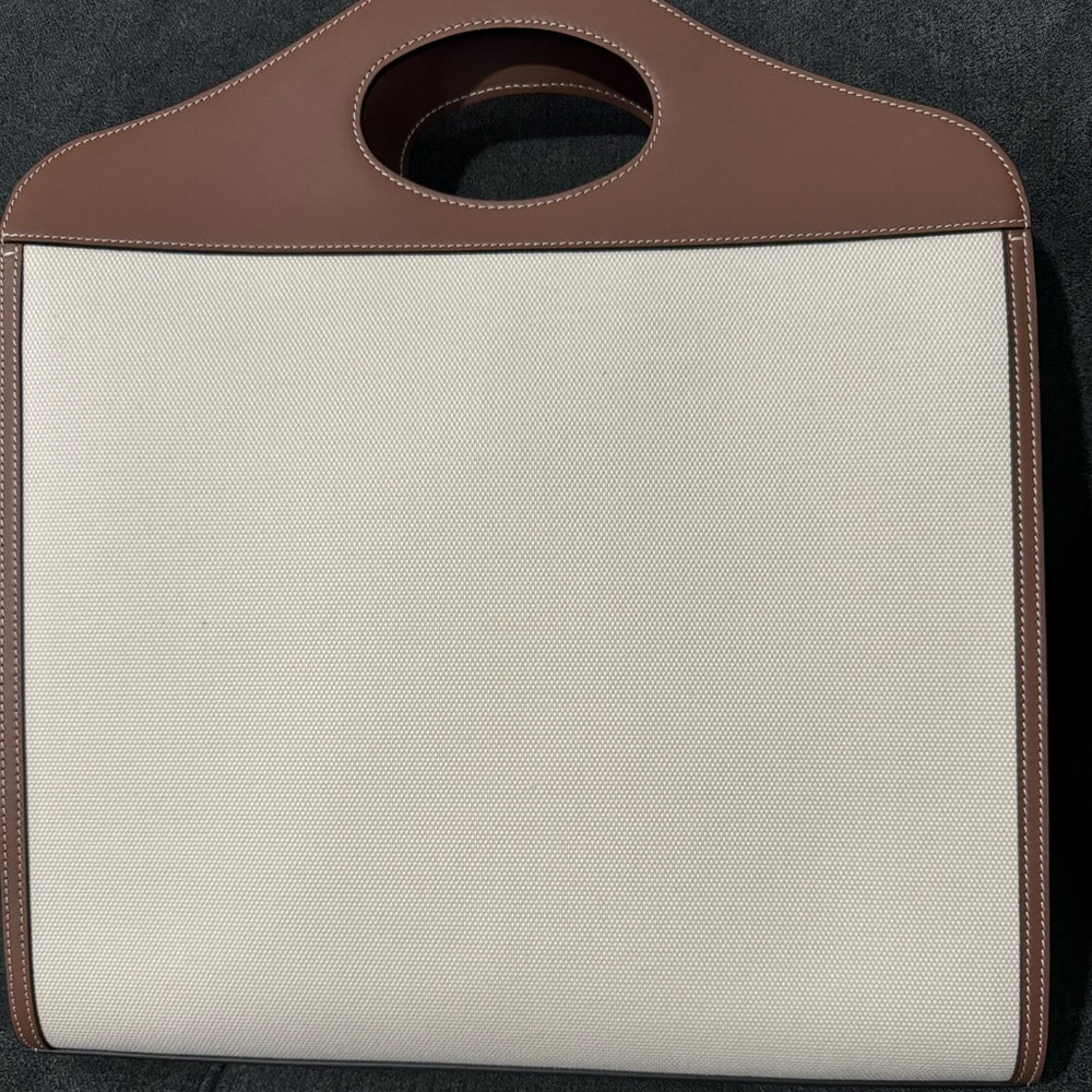 Brand New Burberry Canvas & Leather Tote Bag - Picture 2 of 9